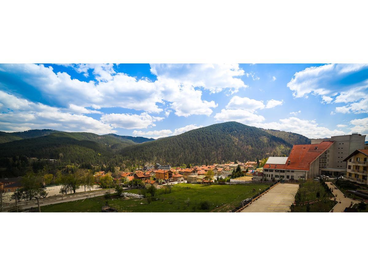 Park Hotel And Spa Vella Hills Velingrad Bagian luar foto